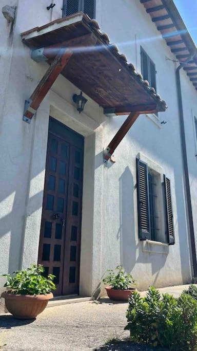Fresco E Colorato Appartamentino In Narni Scalo Exterior photo